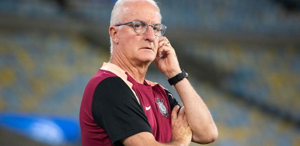Dorival Júnior evita citar títulos passados enquanto pressão sobre o Corinthians aumenta - Imagem do artigo