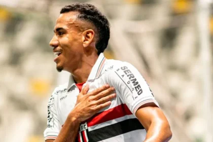 Imagem destacada Botafogo SP aproveita erros do América MG, vira na Arena MRV e segue com 100% na Série B