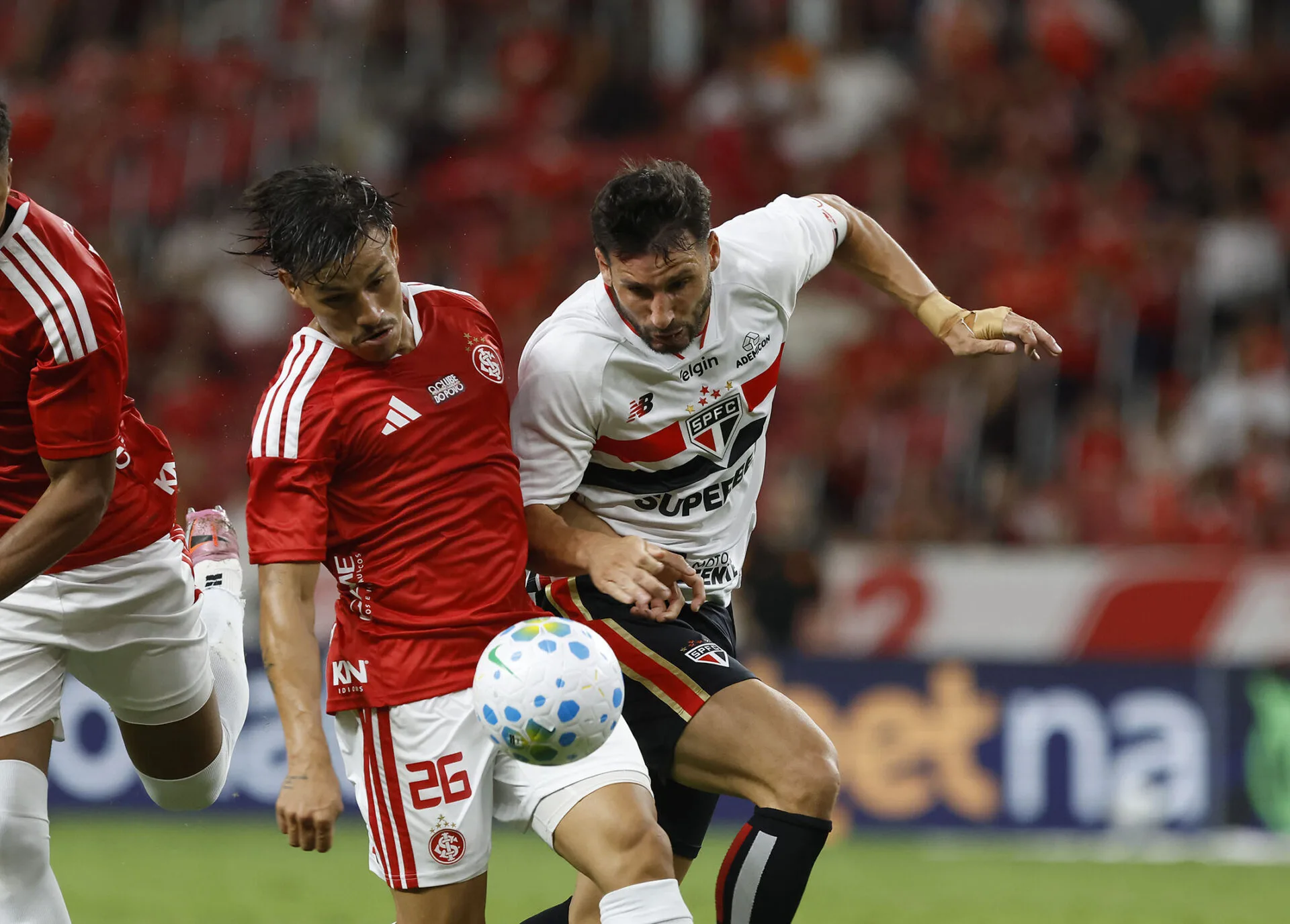 Calleri marca nos acréscimos e São Paulo arranca empate com o Inter no Beira-Rio - Imagem do artigo