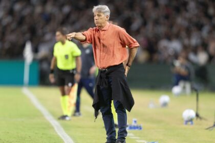 Imagem destacada Renato Gaúcho reforça ambição do Vasco no Brasileirão após empate com Coritiba