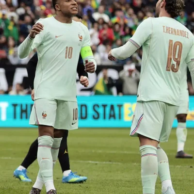 Imagem destacada França volta ao topo do ranking da Fifa; Brasil desce para a sexta colocação