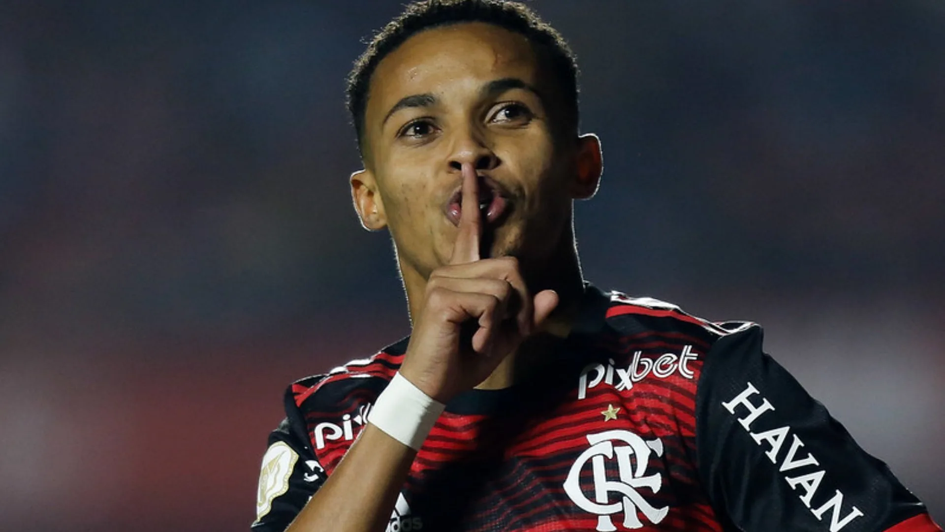Flamengo cobra Almería por dívida de €1,8 milhão na transferência de Lázaro - Imagem do artigo