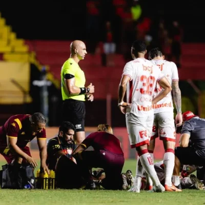 Imagem destacada Edema ósseo afasta Zé Roberto do Sport por até quatro semanas