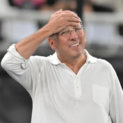Imagem destacada Justiça mantém restrições a John Textor e reforça proteção financeira ao Botafogo