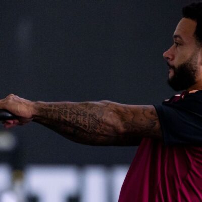 Imagem destacada Memphis Depay retorna ao CT do Corinthians no sábado para continuar recuperação