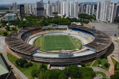 Imagem destacada Goiás cogita transferir partida contra o Cruzeiro para o Serra Dourada