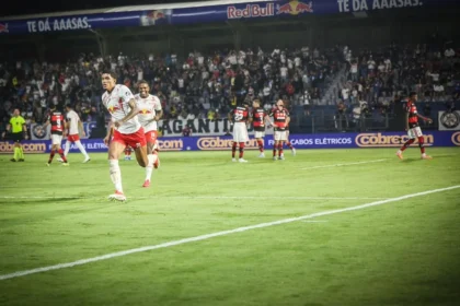 Imagem destacada Bragantino goleia Flamengo por 3 a 0 e encerra série sem vitórias