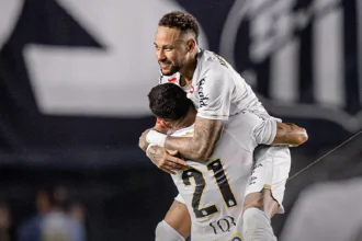 Neymar serve, Santos derruba Remo e respira no Brasileirão