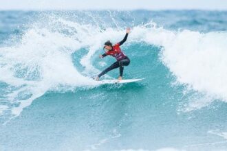 Luana Silva derruba Stephanie Gilmore na abertura em Bells Beach e Brasil segue invicto