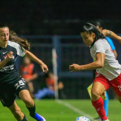 Imagem destacada Corinthians aplica 5 a 1 no Bragantino e assume a ponta do Brasileiro Feminino
