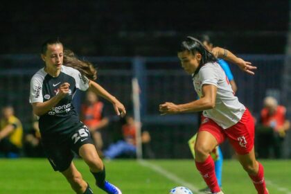 Imagem destacada Corinthians aplica 5 a 1 no Bragantino e assume a ponta do Brasileiro Feminino