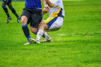 Futebol na TV: sábado (4) oferece maratona de clássicos no Brasil e no exterior