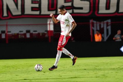 Imagem destacada Betão deve desfalcar o Náutico, e Paulo Sérgio pode estrear contra a Ponte Preta