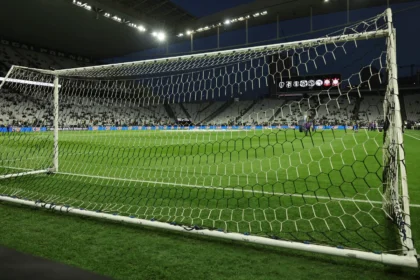 Imagem destacada Santos negocia levar jogo contra o Coritiba para a Neo Química Arena