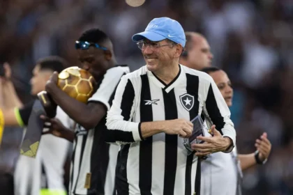 Imagem destacada Botafogo move ação contra Lyon para cobrar dívida superior a R$ 745 milhões