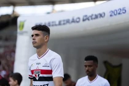 Imagem destacada Oscar, 34 anos, encerra carreira e se despede do São Paulo