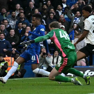 Imagem destacada Chelsea goleia Port Vale por 7 a 0, com gols de João Pedro, Estêvão e Andrey, e avança na Copa da Inglaterra