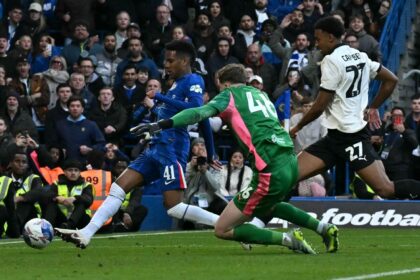 Imagem destacada Chelsea goleia Port Vale por 7 a 0, com gols de João Pedro, Estêvão e Andrey, e avança na Copa da Inglaterra