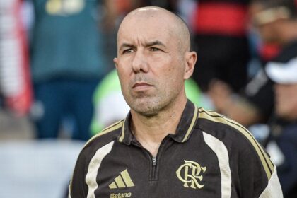 Imagem destacada Leonardo Jardim elogia Pedro, cita marca de Gabigol e projeta evolução de Arrascaeta no Flamengo