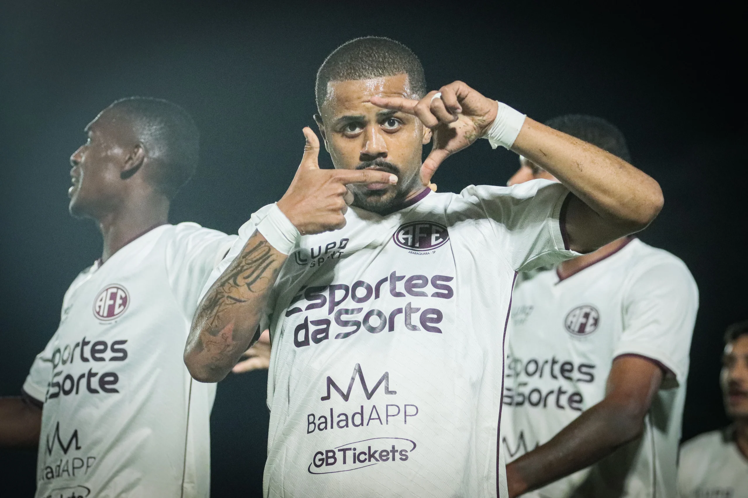 Vinni Faria anota primeiro gol pela Ferroviária, mas equipe sofre virada na estreia da Série C - Imagem do artigo