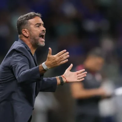 Imagem destacada Artur Jorge reconhece crise e cobra reação imediata no Cruzeiro após goleada