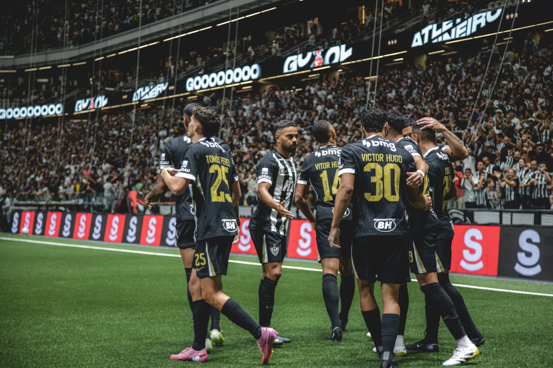 Atlético-MG derrota Athletico-PR na Arena MRV e se aproxima do G6 - Imagem do artigo