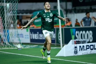 Diego Caito passa por cirurgia de apendicite e desfalca o Goiás por até seis semanas