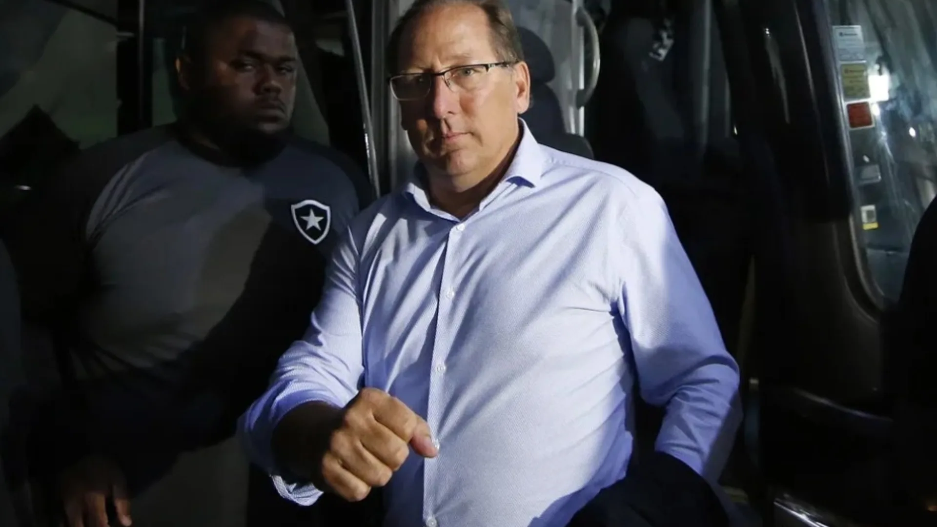 Imagem destacada John Textor oferece US$ 25 milhões para capitalizar SAF do Botafogo e pretende ampliar fatia acionária