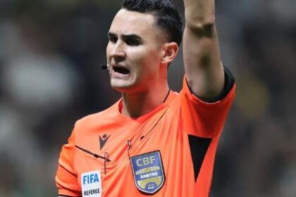 Imagem destacada Brasileirão registra queda no tempo de bola rolando; quatro jogos ficam abaixo de 49 minutos