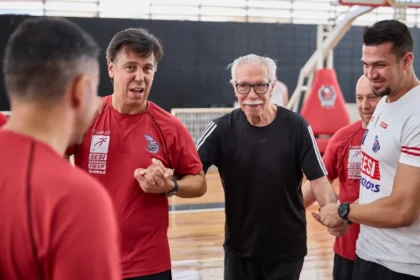 Imagem destacada Sesi Franca promove “Noite do Bigode” para celebrar Hélio Rubens no Pedrocão