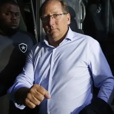 Imagem destacada Textor oferece US$ 25 milhões à SAF do Botafogo e pede aumento de participação