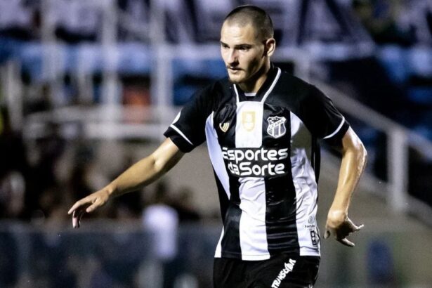 Imagem destacada Meio campista João Gabriel é efetivado no elenco principal do Ceará após atuação decisiva contra o Cuiabá