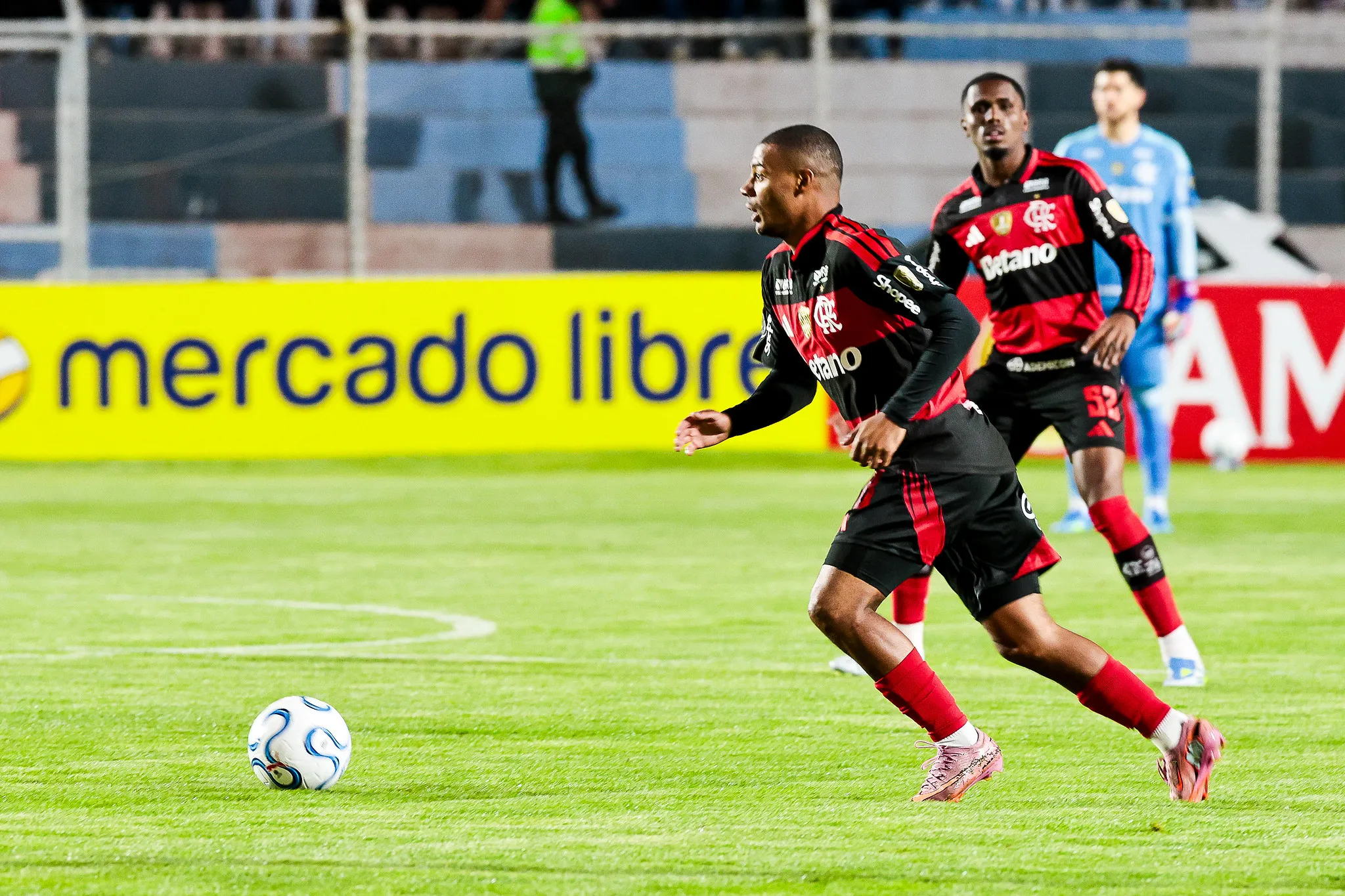 Dúvida no meio-campo preocupa Flamengo para o Fla-Flu de sábado - Imagem do artigo