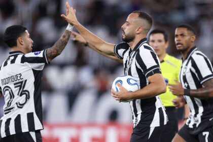 Imagem destacada Botafogo empata com Caracas na estreia de Franclim Carvalho e sai vaiado no Nilton Santos