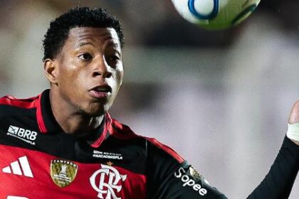 Imagem destacada Gonzalo Plata retoma espaço no Flamengo após punição e recebe apoio do elenco