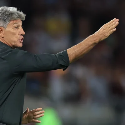 Vasco demonstra interesse em Robert Arboleda, zagueiro do São Paulo