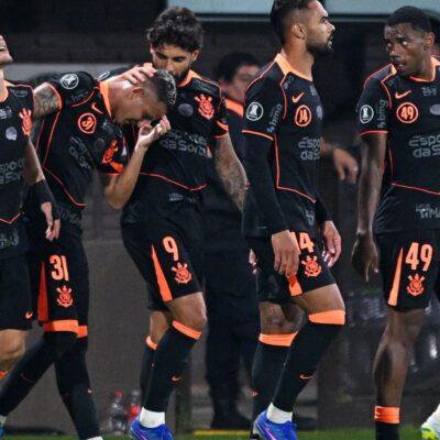 Corinthians supera Platense e estreia de Fernando Diniz com vitória na Libertadores