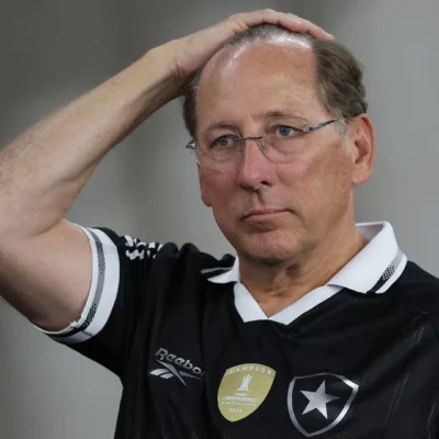 Imagem destacada Botafogo confirma passivo de R$ 2,7 bilhões e prejuízo de R$ 287 milhões em 2025