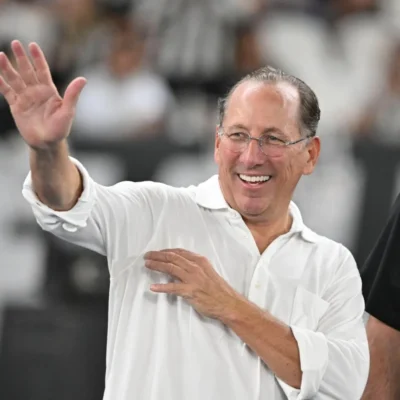 Imagem destacada Botafogo convoca assembleia em 20 de abril para tratar de aporte milionário proposto por John Textor