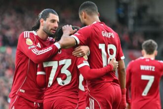 Liverpool e Chelsea se enfrentam pelo Campeonato Inglês em 9 de maio de 2026