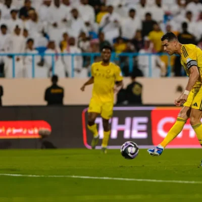 Imagem destacada Cristiano Ronaldo balança a rede e garante vitória do Al Nassr na 28ª rodada do Campeonato Árabe