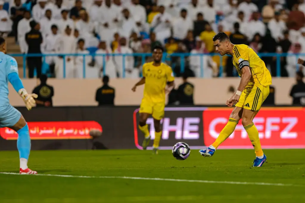 Cristiano Ronaldo balança a rede e garante vitória do Al-Nassr na 28ª rodada do Campeonato Árabe - Imagem do artigo