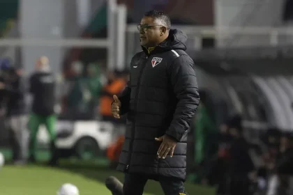 Juventude ironiza Roger Machado nas redes após classificação; técnico é demitido pelo São Paulo