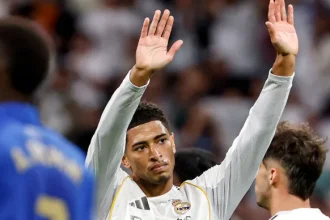 Real Madrid vence Real Oviedo por 2 a 0 em partida marcada por protestos no Bernabéu