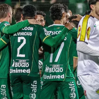 Chapecoense empata com Novorizontino por 2 a 2 e avança à final