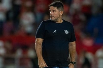 Barroca enaltece entrega do CRB após eliminação na Copa do Brasil e alerta para desgaste antes do jogo com o Sport