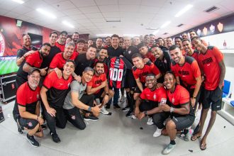 Erick chega a 100 partidas pelo Vitória e registra dez gols e 11 assistências na temporada