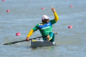 Isaquias Queiroz é prata na Copa do Mundo de Canoagem na Hungria