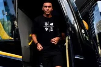 Volante Léo Gomes comunica saída da Ponte Preta por falta de salários e treina separado