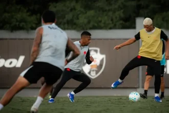 Vasco e Bragantino se enfrentam pelo Campeonato Brasileiro em 24/05/2026; partida terá transmissão da Globo